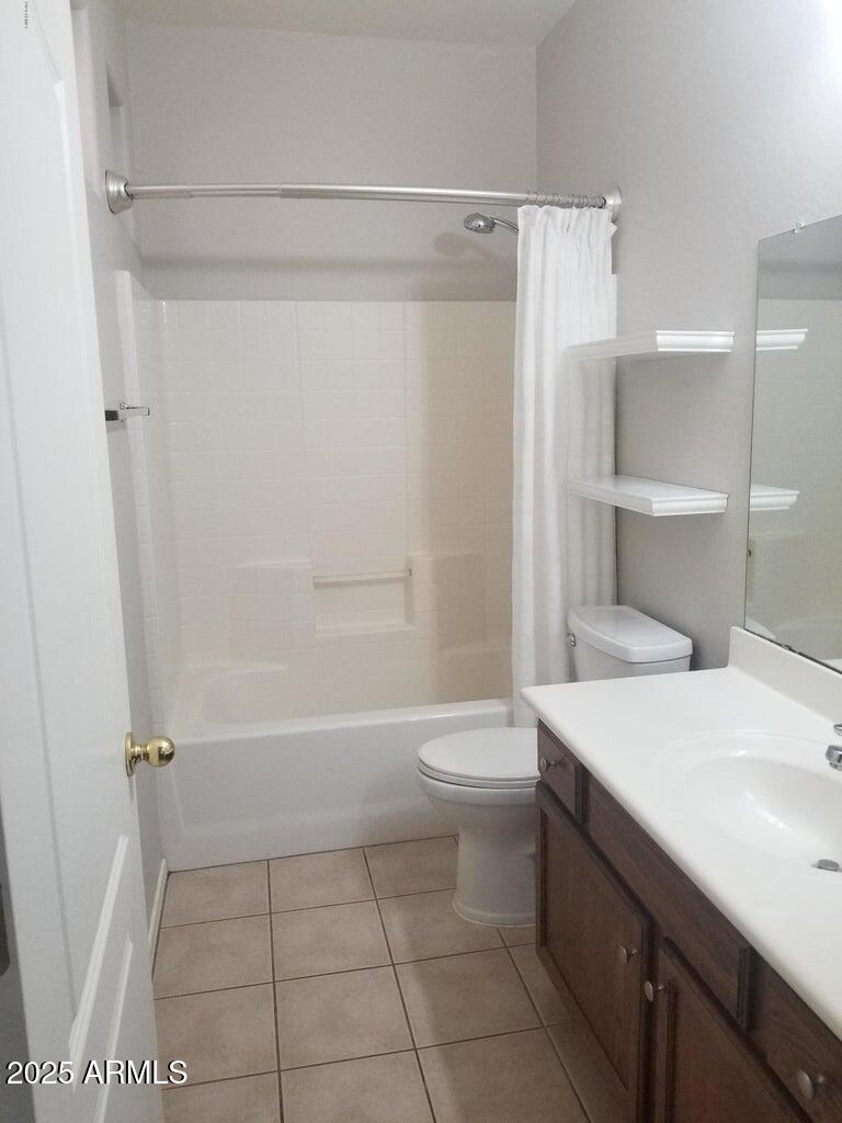 2600 East Springfield Place, Unit 108 Chandler, AZ 85286 - Photo 9 of 13 On Suite bath