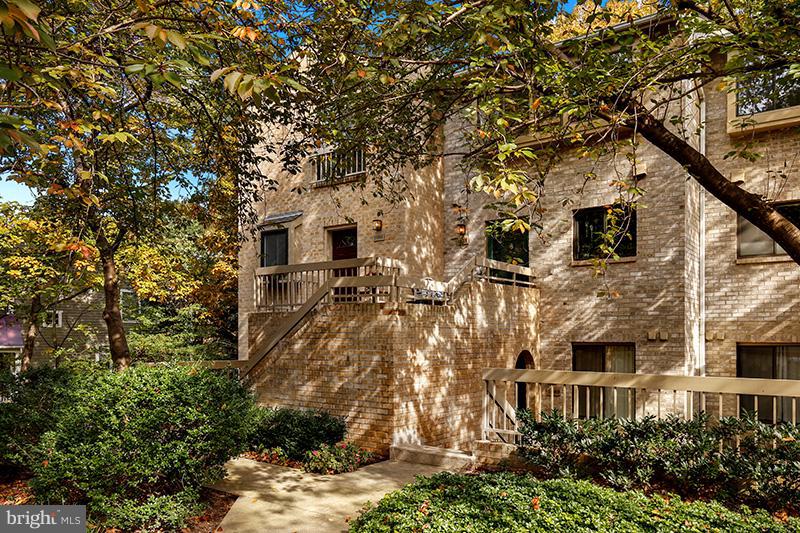 11166 Boathouse Court, Unit 70 Reston, VA 20191 - Photo 1 of 30 Exterior (Front)