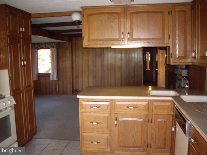 254 Beacon Light Road Coatesville, PA 19320 - Photo 11 of 25 Kitchen