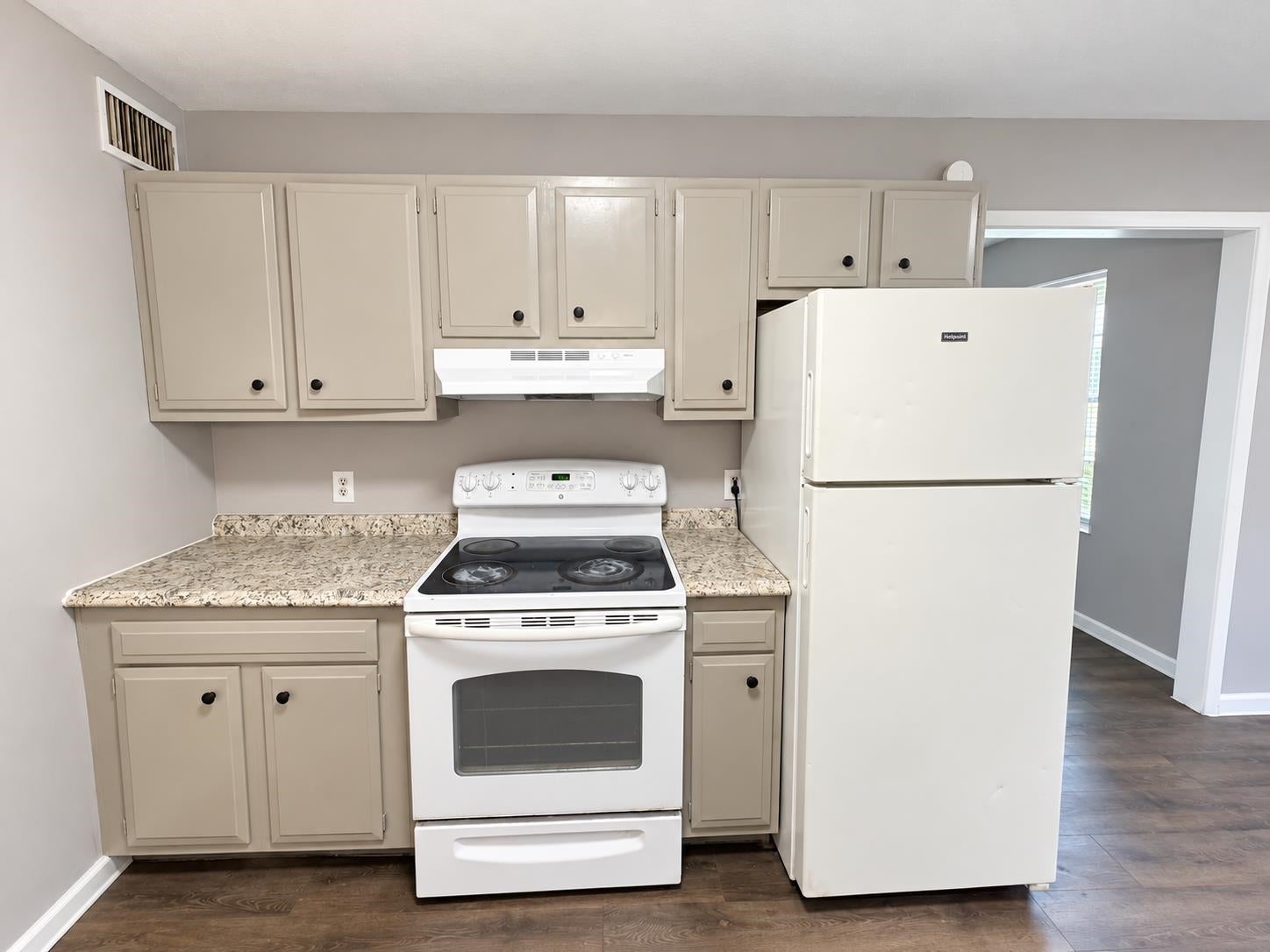 655 Adams Street Beaumont, TX 77705 - Photo 5 of 8 Gallery Image 5