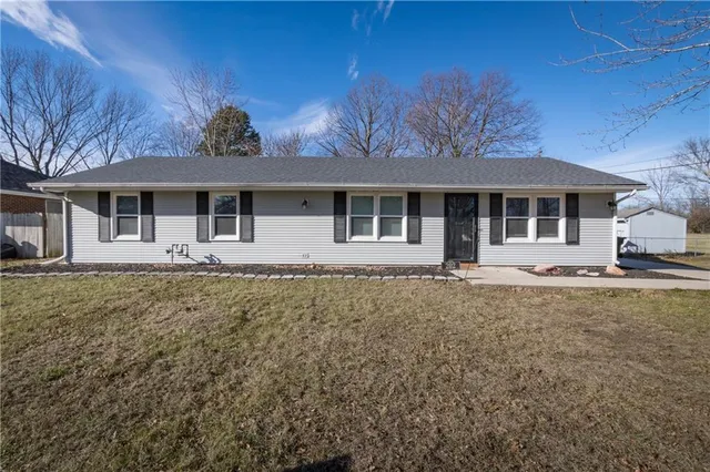 $274,900 | 202 20th Avenue South, Greenwood, MO 64034