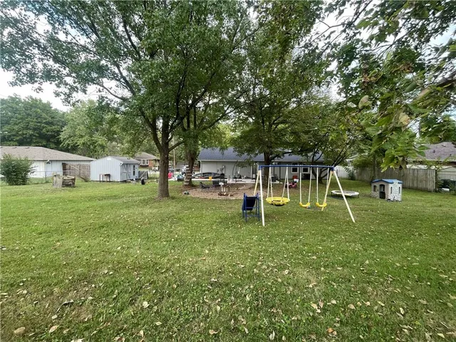 $274,900 | 202 20th Avenue South, Greenwood, MO 64034