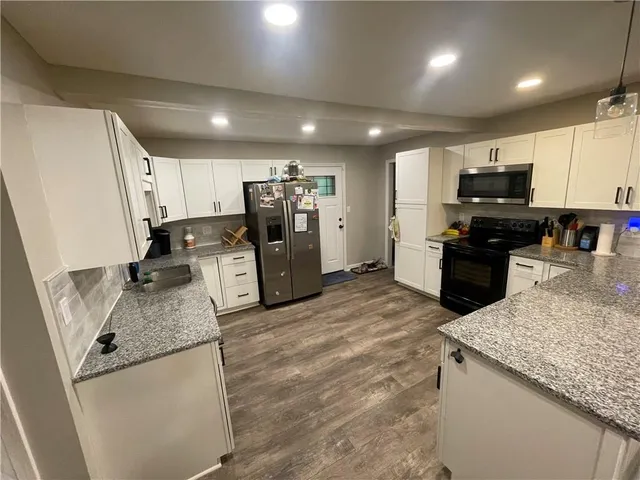 $274,900 | 202 20th Avenue South, Greenwood, MO 64034