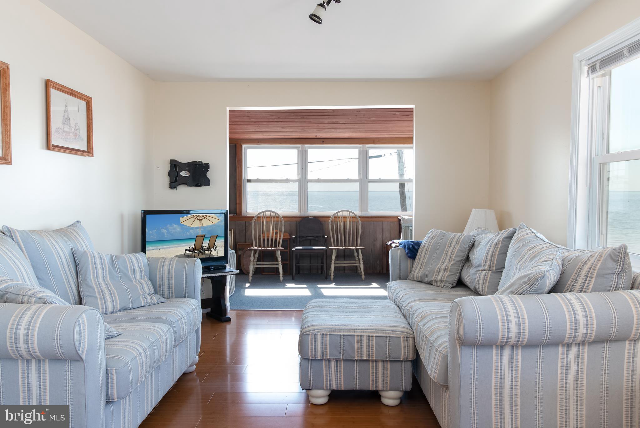 311 Cove Road Newport, NJ 08345 - Photo 14 of 37 2nd floor living room