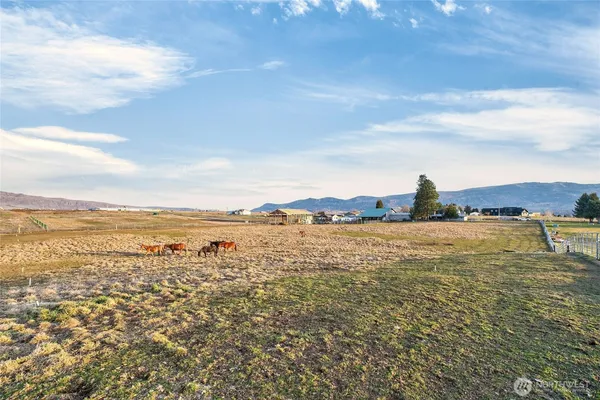 $1,100,000 | 2775 4th Street Southeast, East Wenatchee, WA 98802