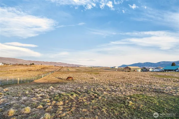 $1,100,000 | 2775 4th Street Southeast, East Wenatchee, WA 98802