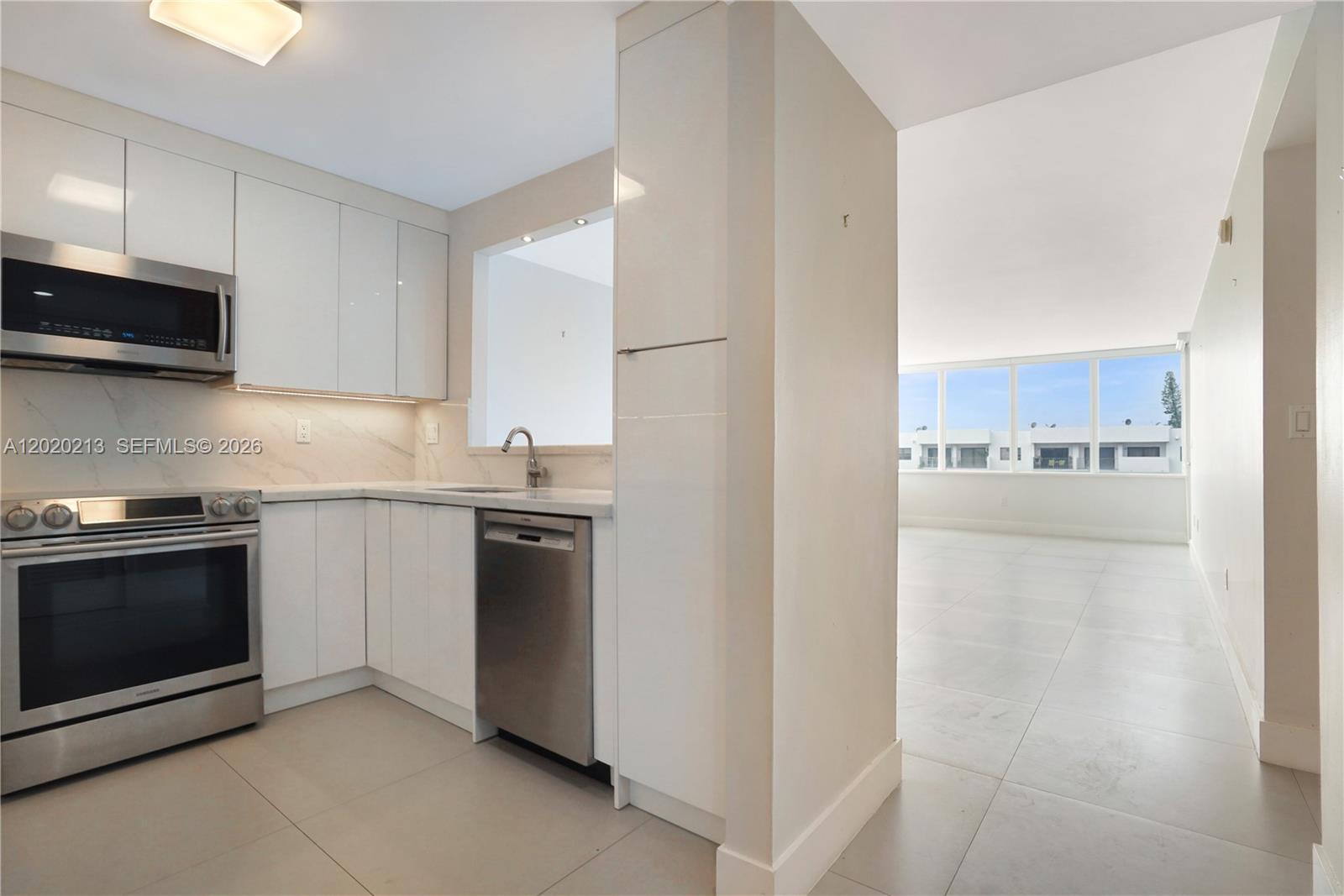 8233 Harding Avenue, Unit 508 Miami Beach, FL 33141 - Photo 13 of 45
