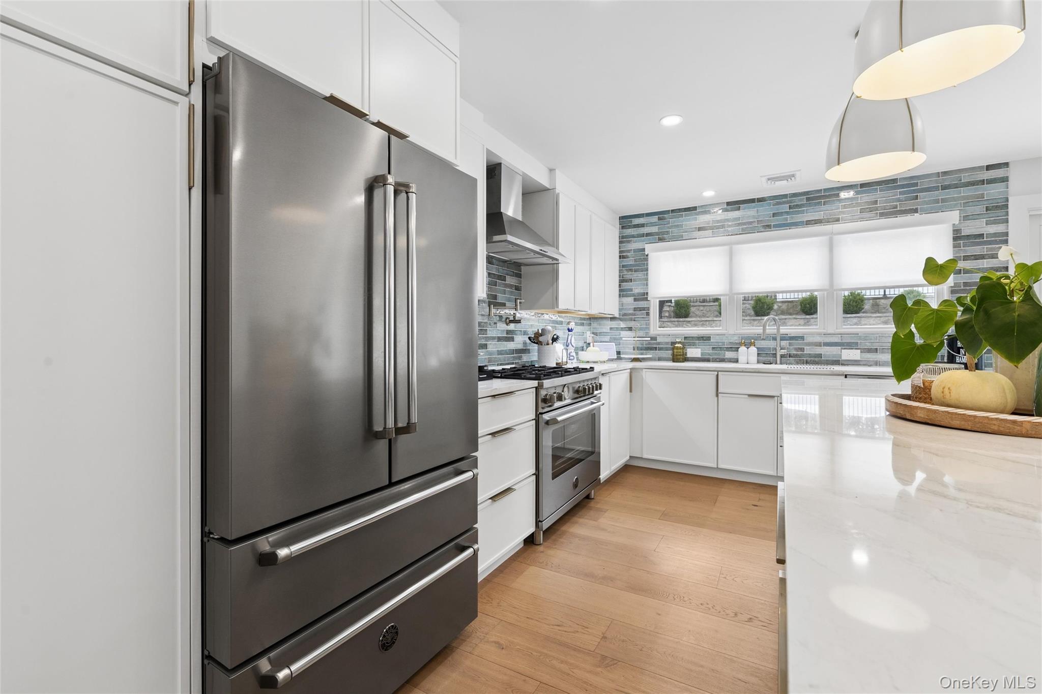 6 West Landing Road Hampton Bays, NY 11946 - Photo 28 of 44