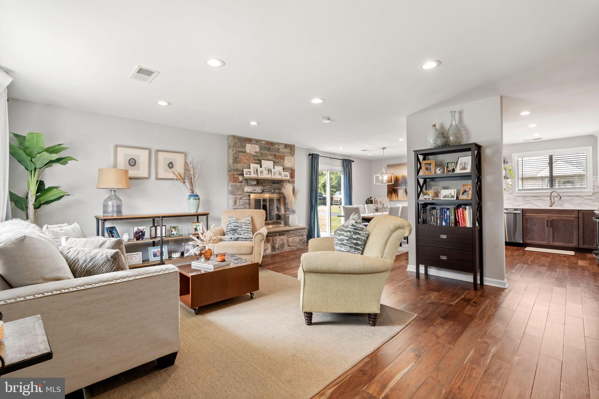 431 Penn Lane Springfield, PA 19064 - Photo 3 of 37 Bright and inviting open living space.