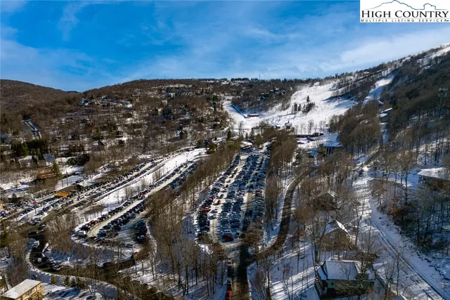 $185,000 | 103 Mid Holiday Lane, Unit D316, Beech Mountain, NC 28604