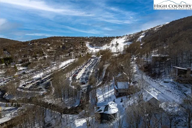 $185,000 | 103 Mid Holiday Lane, Unit D316, Beech Mountain, NC 28604