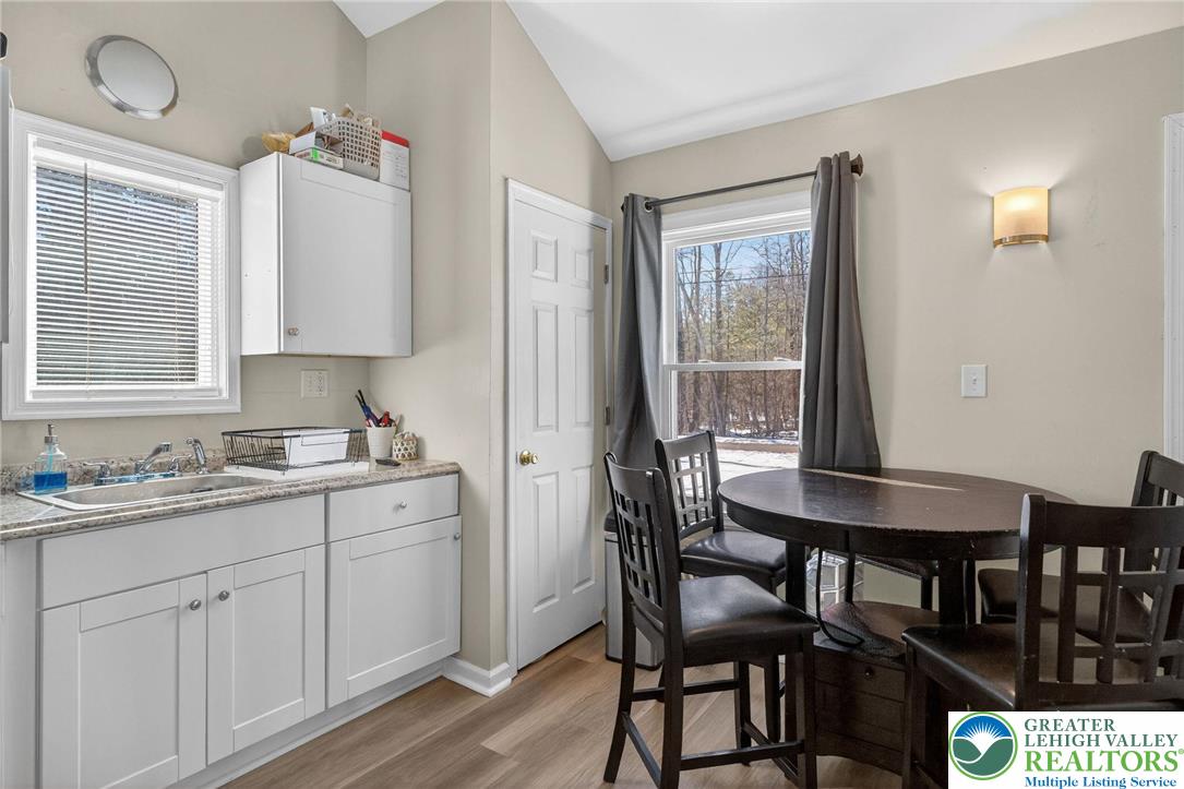 3084 Pleasant View Drive Gilbert, PA 18331 - Photo 11 of 24