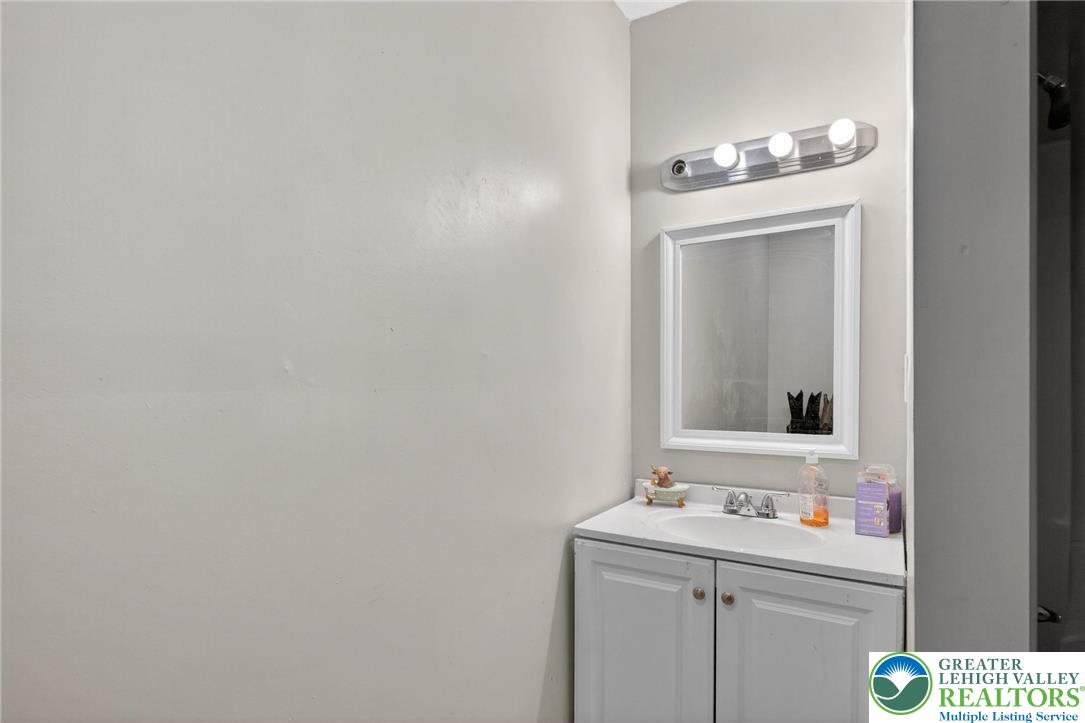 3084 Pleasant View Drive Gilbert, PA 18331 - Photo 14 of 24