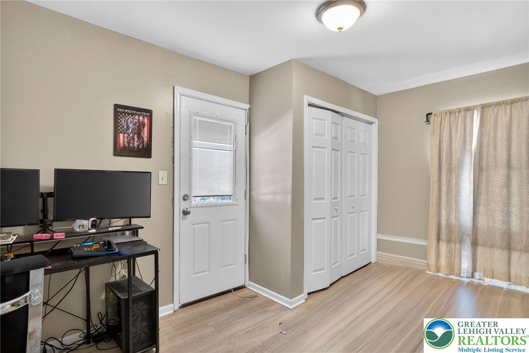 3084 Pleasant View Drive Gilbert, PA 18331 - Photo 8 of 24