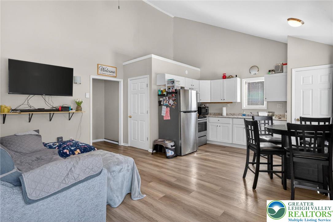 3084 Pleasant View Drive Gilbert, PA 18331 - Photo 9 of 24