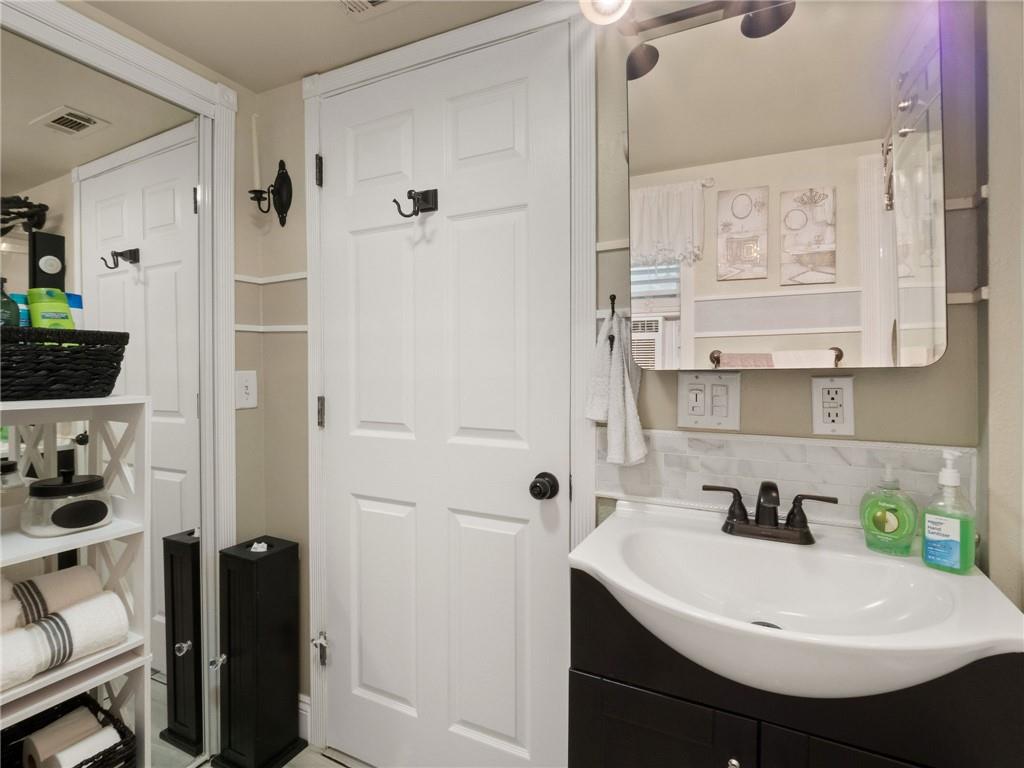 320 North Frazier Street Dequincy, LA 70633 - Photo 7 of 20