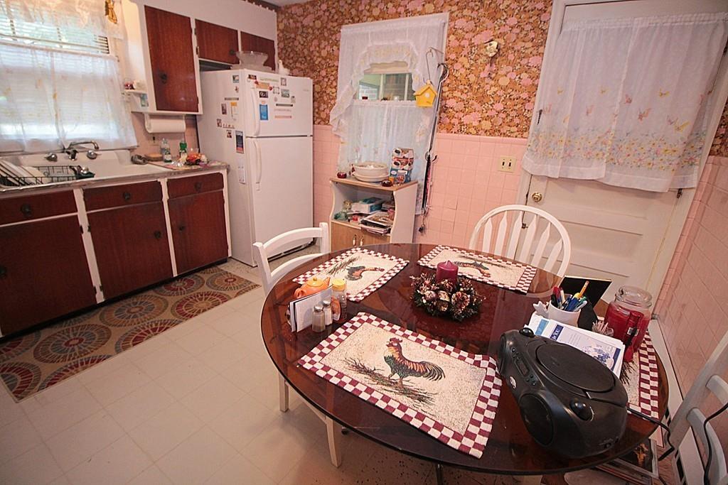 11 Carnavon Circle Springfield, MA 01109 - Photo 8 of 42 Gallery Image 8