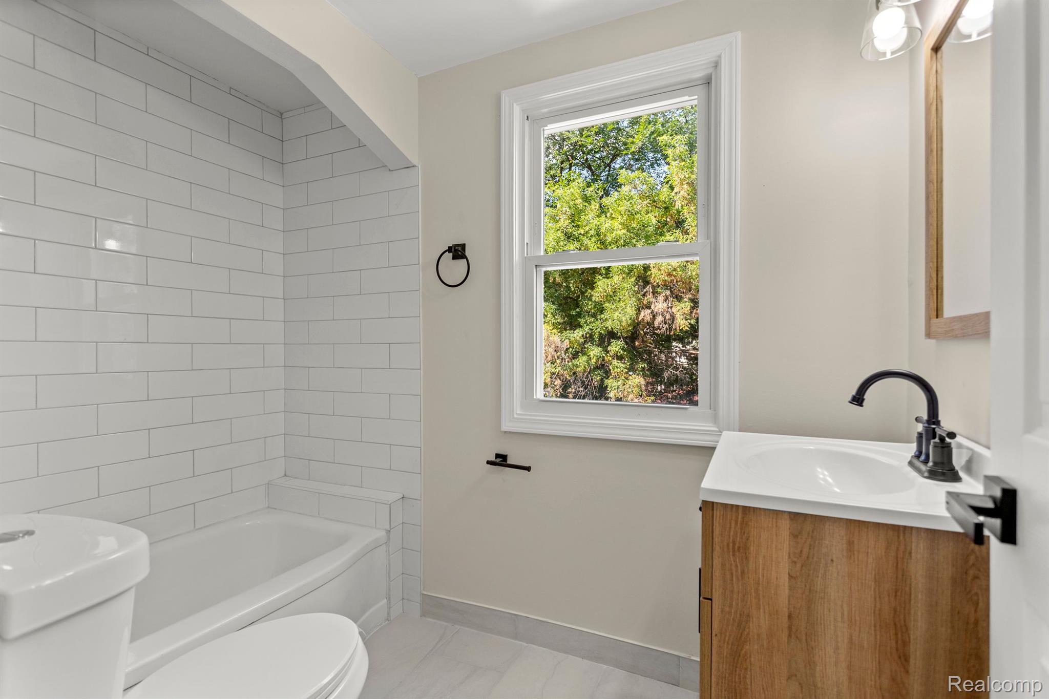 15323 Evergreen Road Detroit, MI 48223 - Photo 14 of 26 Gallery Image 14