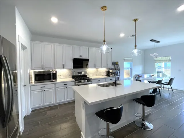 $2,195 | 15502 Pewter Luster Cove, Del Valle, TX 78617