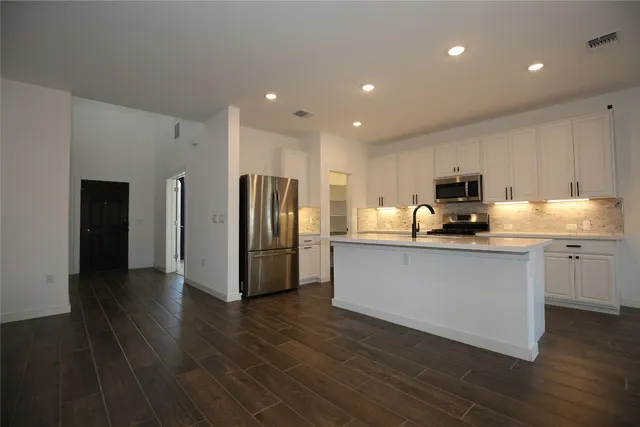 $2,195 | 15502 Pewter Luster Cove, Del Valle, TX 78617