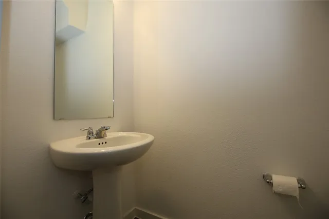 $2,195 | 15502 Pewter Luster Cove, Del Valle, TX 78617