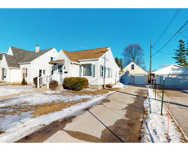 $185,000 | 1119 North 18th Street, Manitowoc, WI 54220