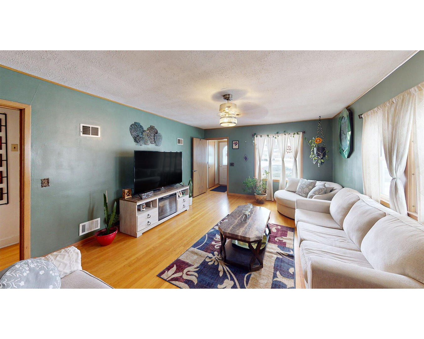1119 North 18th Street Manitowoc, WI 54220 - Photo 5 of 19 Living Room 1
