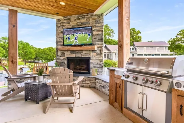 a view of a park and entertaining space