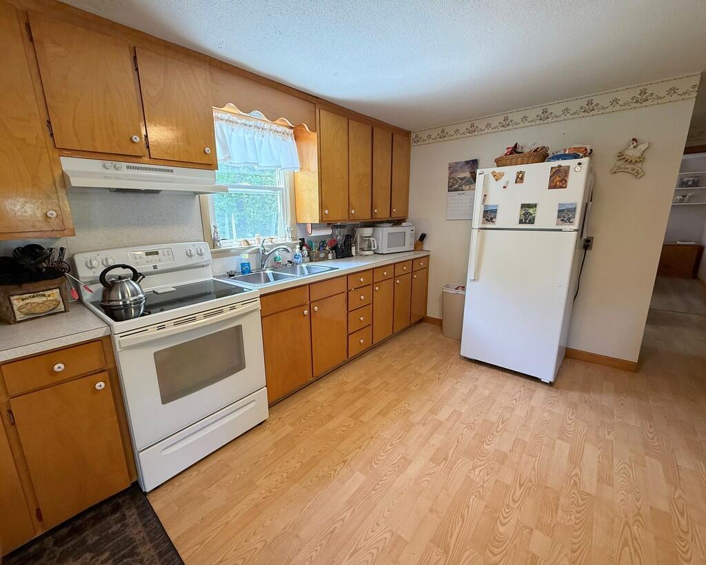 13 Hyde Road Jay, ME 04239 - Photo 3 of 28 29
