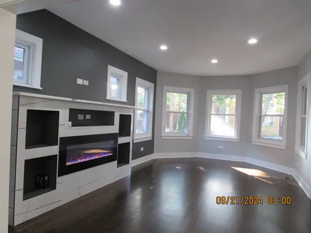 $599,990 | 5423 North Sawyer Avenue, Chicago, IL 60625