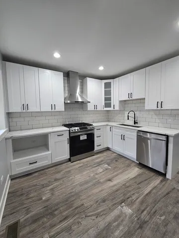 $599,990 | 5423 North Sawyer Avenue, Chicago, IL 60625