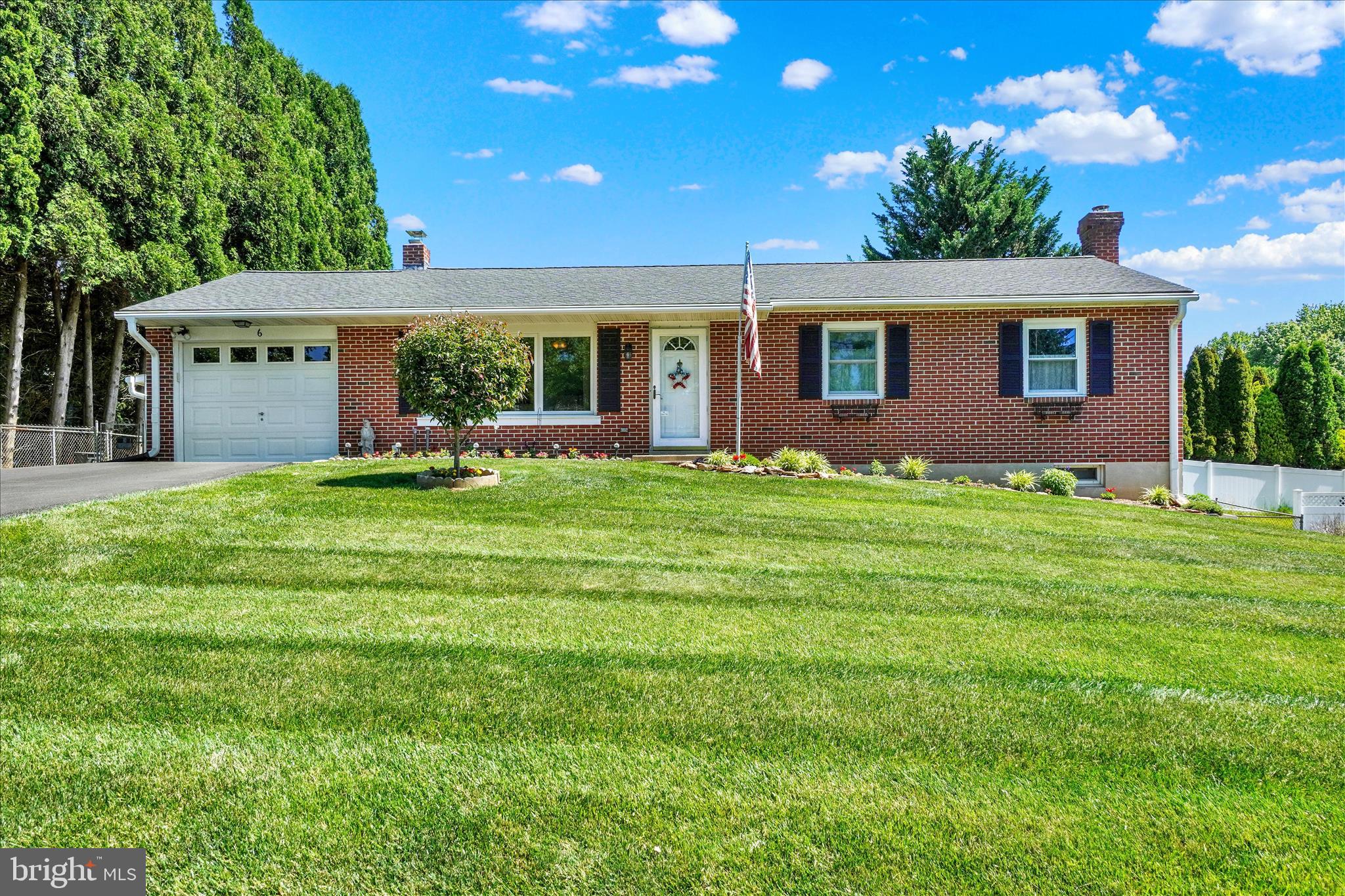 6 Washington Road New Freedom, PA 17349 - Photo 2 of 27
