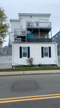 $2,600 | 271 Shirley Street, Unit 4, Winthrop, MA 02152