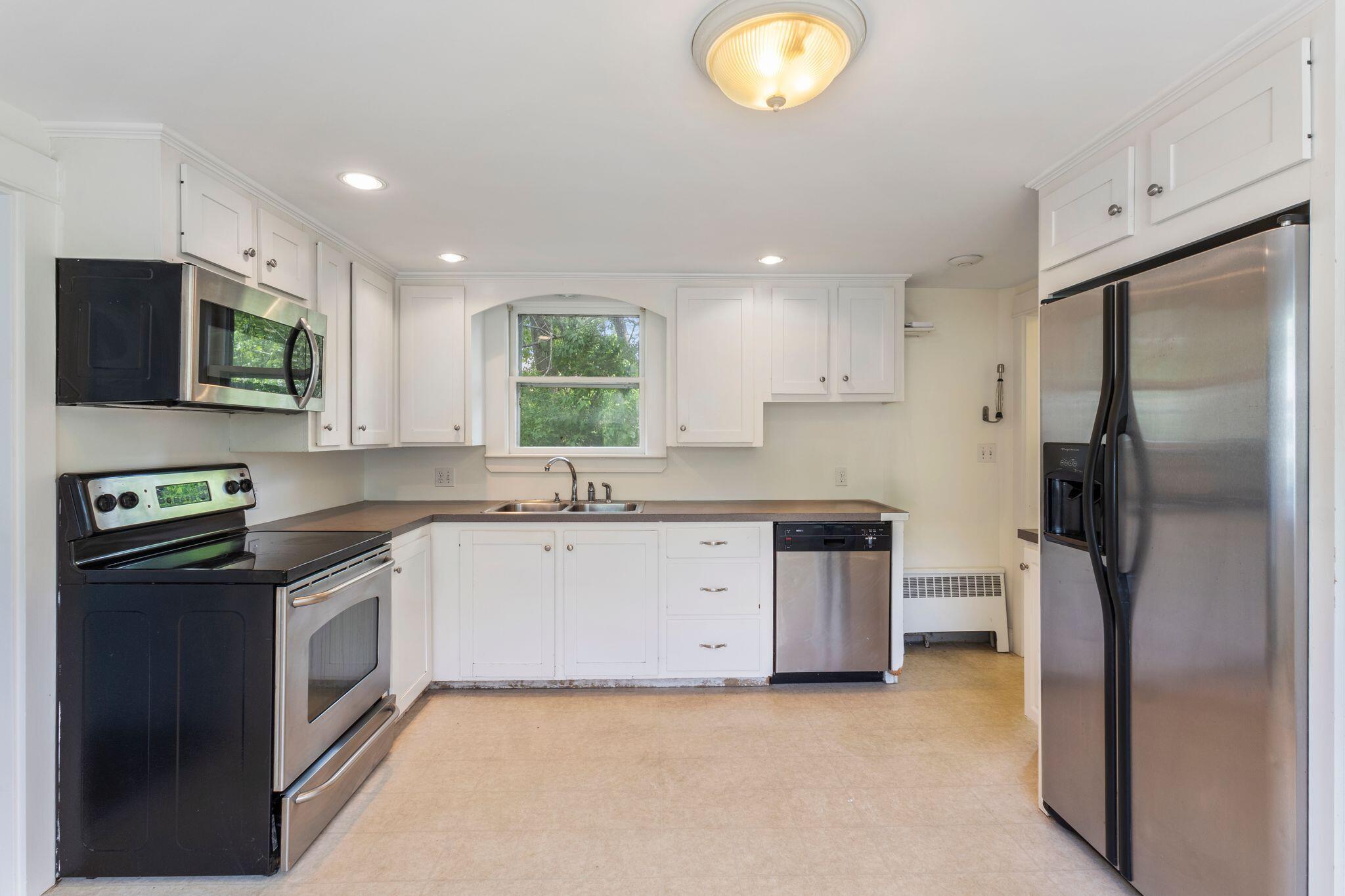 216 Middle Road Falmouth, ME 04105 - Photo 5 of 54 216_Middle_Rd_14
