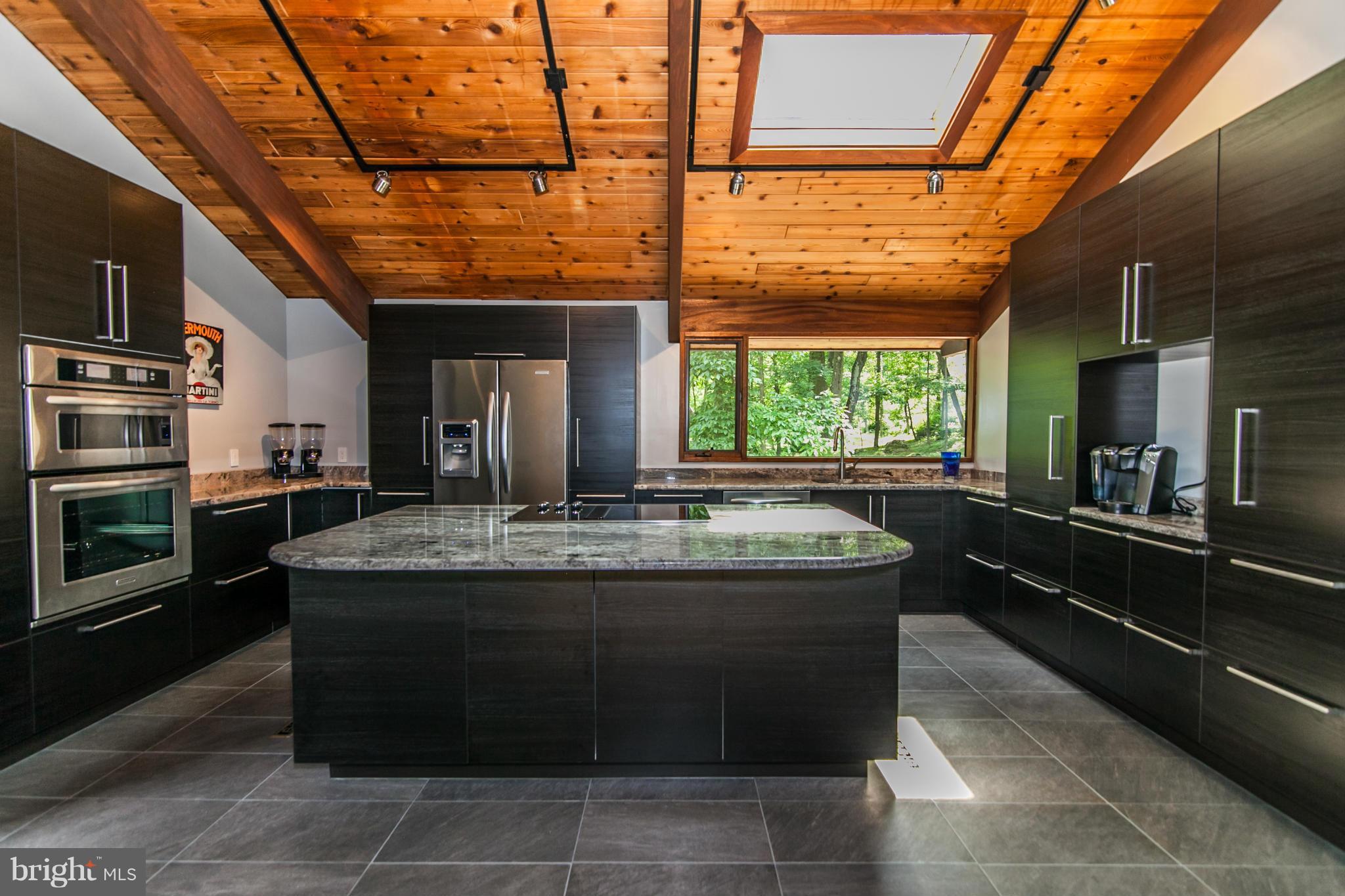 19285 Blue Ridge Mountain Road Bluemont, VA 20135 - Photo 2 of 30 Kitchen