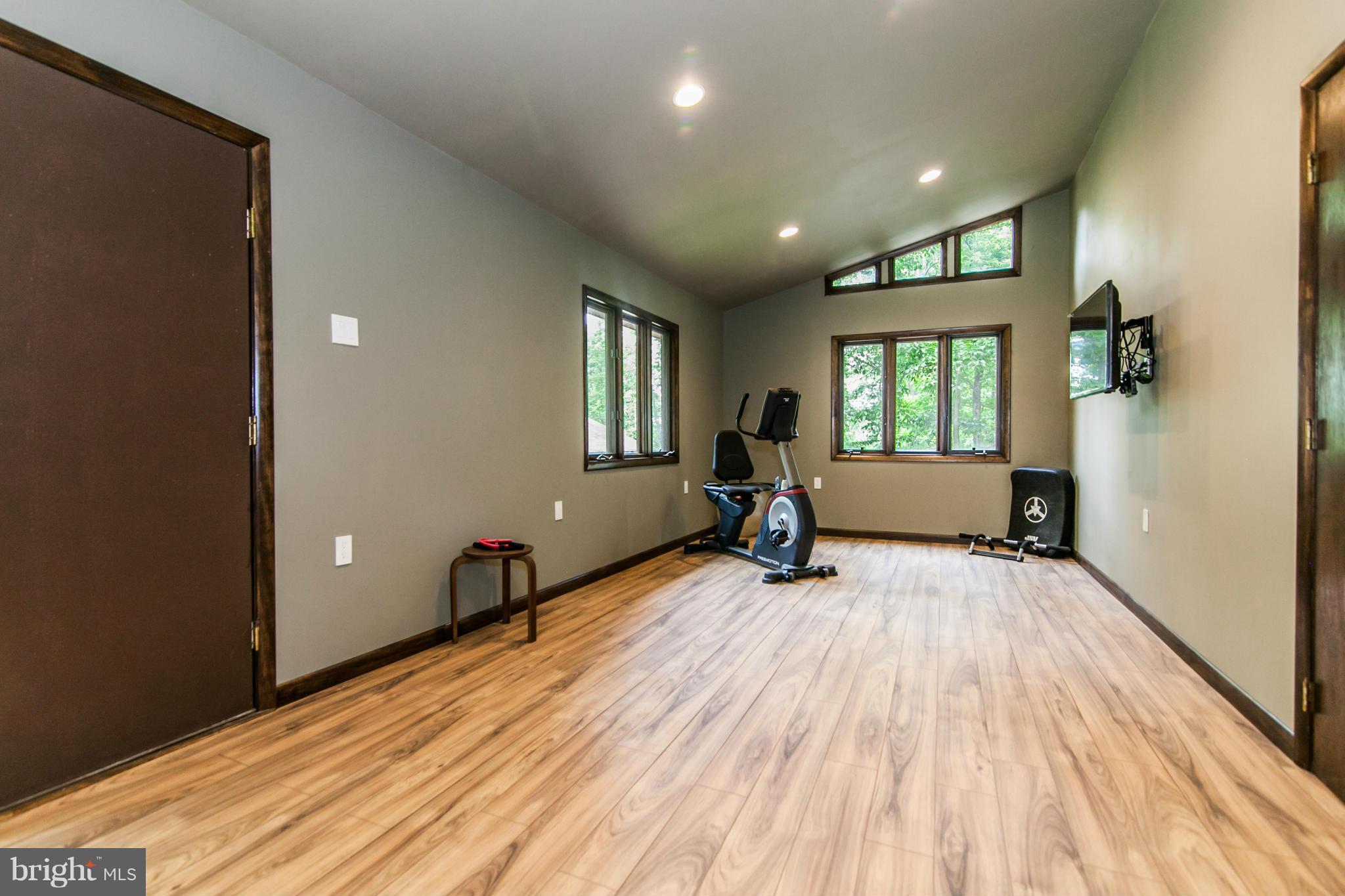 19285 Blue Ridge Mountain Road Bluemont, VA 20135 - Photo 20 of 30 Studio over garage