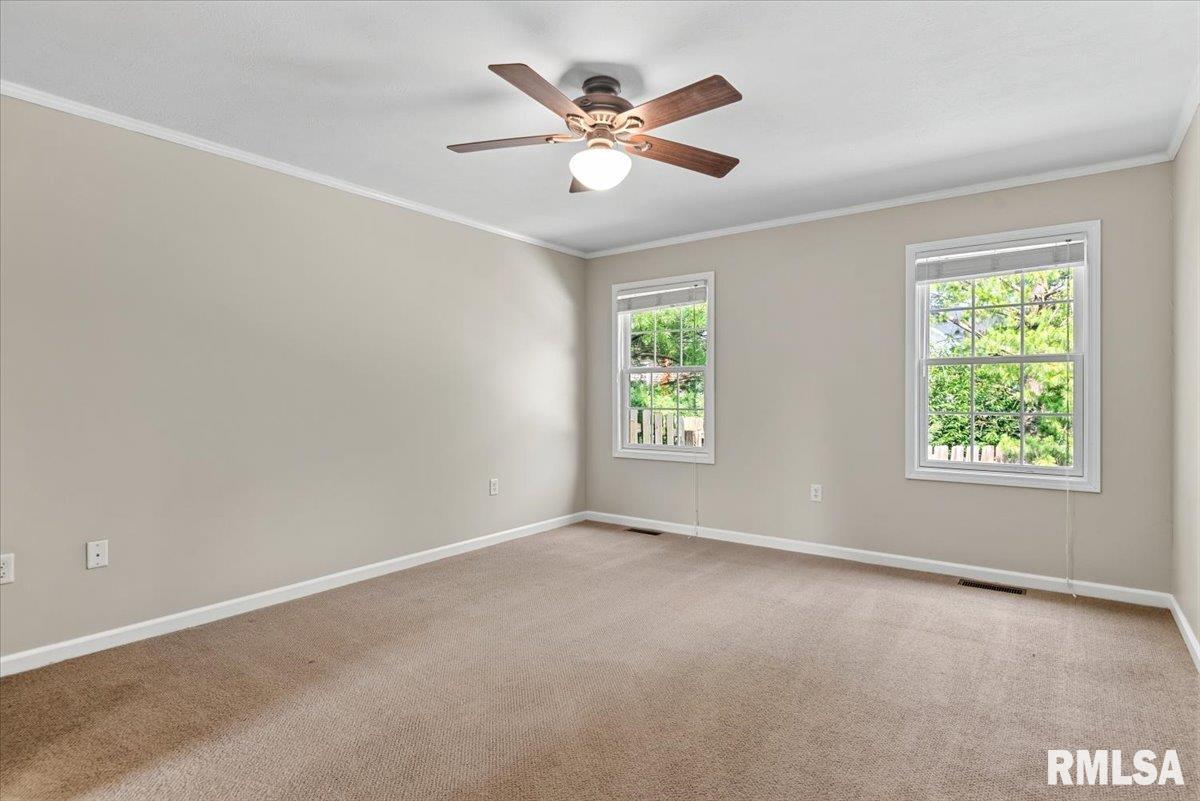 209 Huntington Road Chatham, IL 62629 - Photo 15 of 51