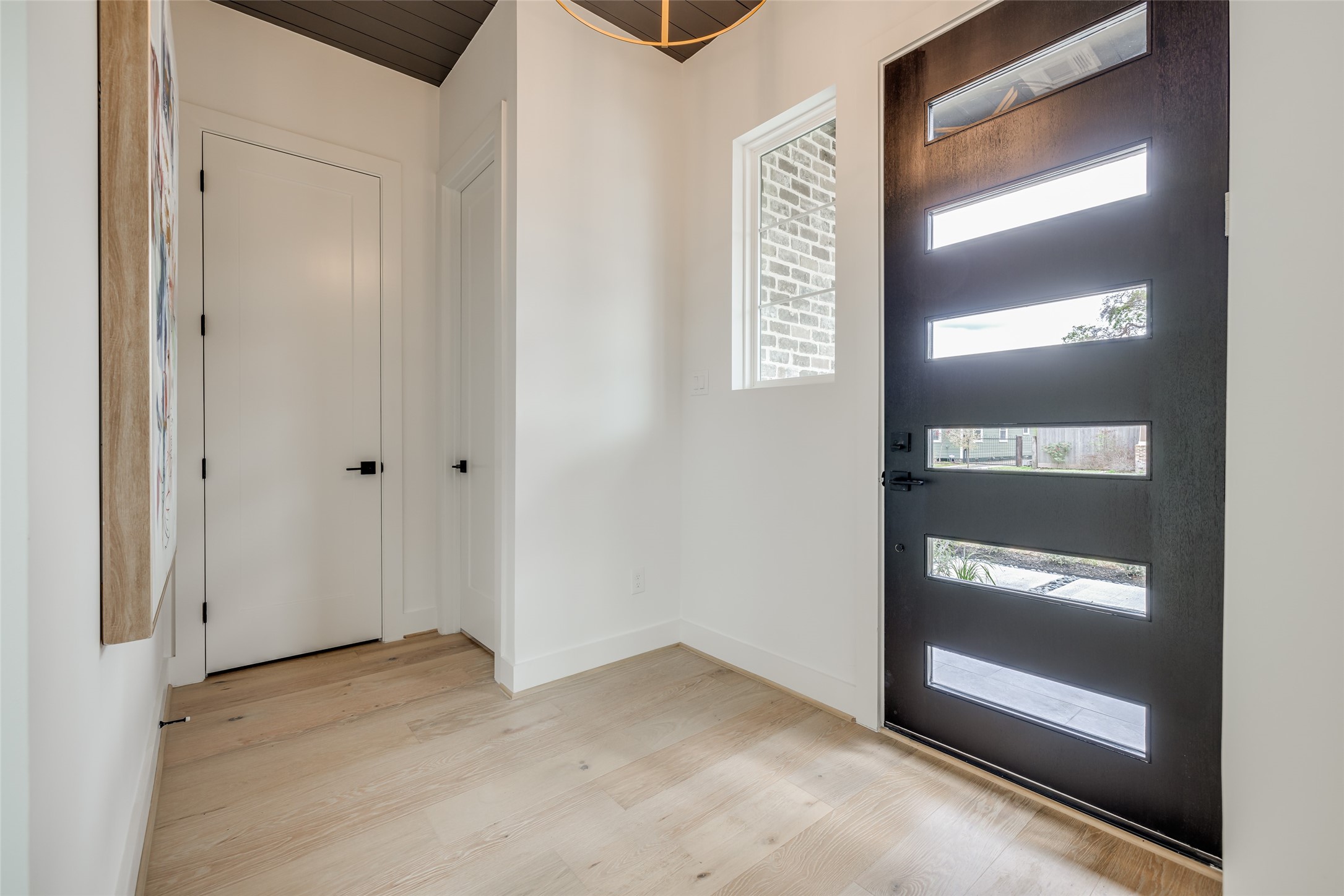 902 East 25th Street Houston, TX 77009 - Photo 19 of 48 * ASK ABOUT CUSTOMIZATION OPTIONS DURING CONSTRUCTION ONLY
* MAZZARINO MODEL HOME
* PHOTOS MAY SHOW A SIMILAR FLOOR PLAN AND/OR UPGRADED/ALTERNATIVE FINISHES
* Please use these photos as a guide
*THIS IS AN ACTIVE CONSTRUCTION SITE, BUYERS MUST REQUEST APPOINTMENT TO BE ON PREMISES AT ALL TIMES.