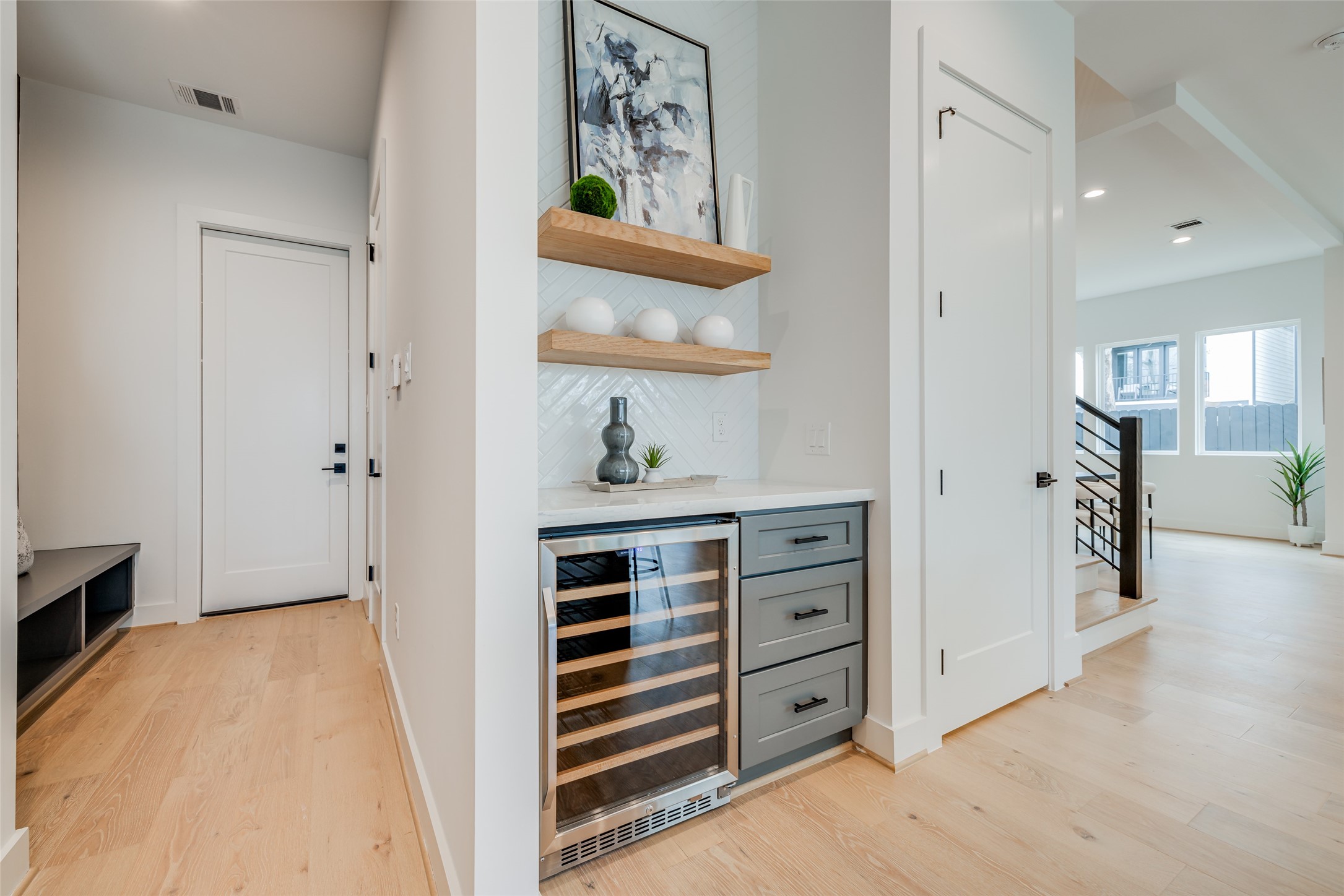 902 East 25th Street Houston, TX 77009 - Photo 32 of 48 * ASK ABOUT CUSTOMIZATION OPTIONS DURING CONSTRUCTION ONLY
* MAZZARINO MODEL HOME
* PHOTOS MAY SHOW A SIMILAR FLOOR PLAN AND/OR UPGRADED/ALTERNATIVE FINISHES
* Please use these photos as a guide
*THIS IS AN ACTIVE CONSTRUCTION SITE, BUYERS MUST REQUEST APPOINTMENT TO BE ON PREMISES AT ALL TIMES.