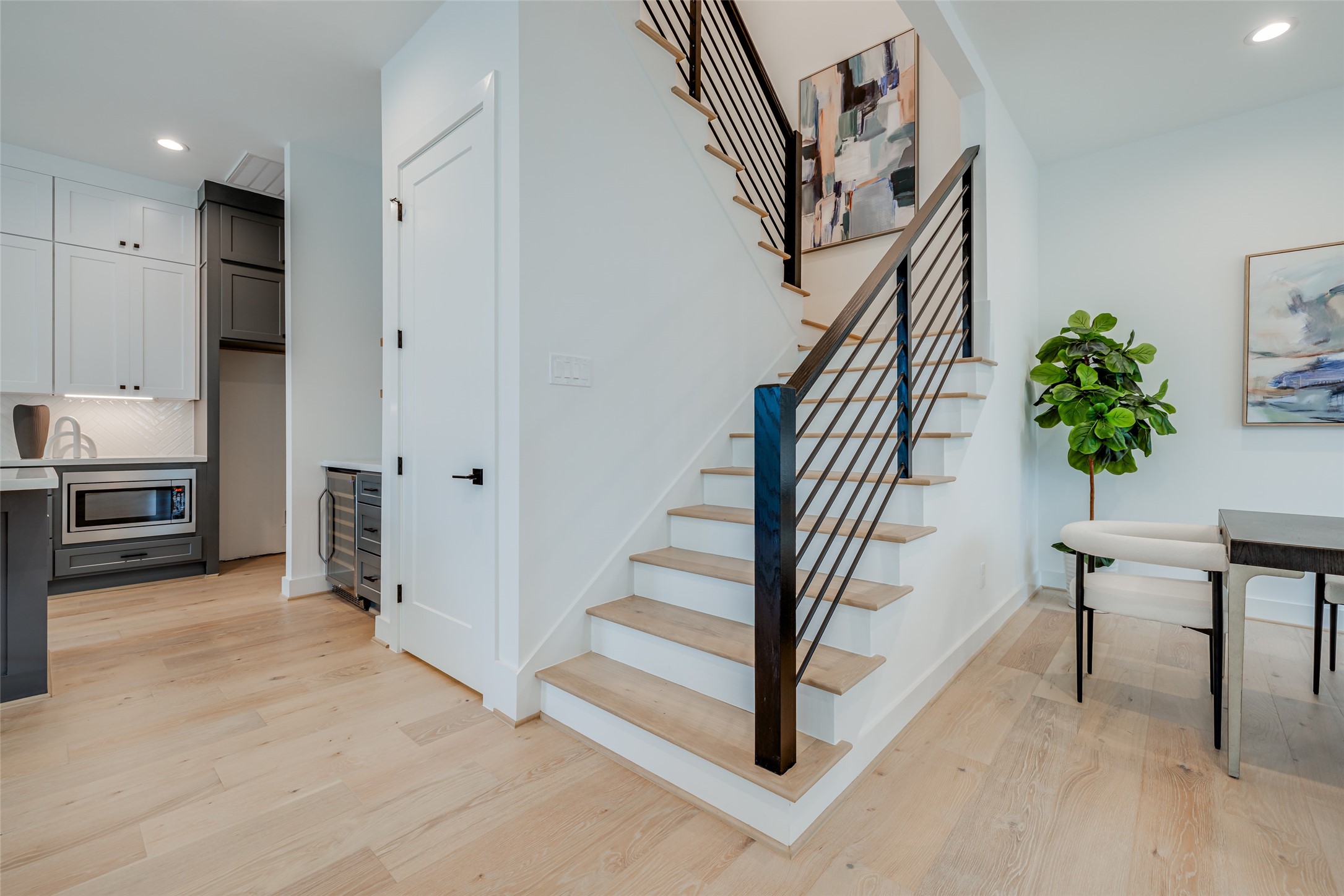 902 East 25th Street Houston, TX 77009 - Photo 33 of 48 * ASK ABOUT CUSTOMIZATION OPTIONS DURING CONSTRUCTION ONLY
* MAZZARINO MODEL HOME
* PHOTOS MAY SHOW A SIMILAR FLOOR PLAN AND/OR UPGRADED/ALTERNATIVE FINISHES
* Please use these photos as a guide
*THIS IS AN ACTIVE CONSTRUCTION SITE, BUYERS MUST REQUEST APPOINTMENT TO BE ON PREMISES AT ALL TIMES.