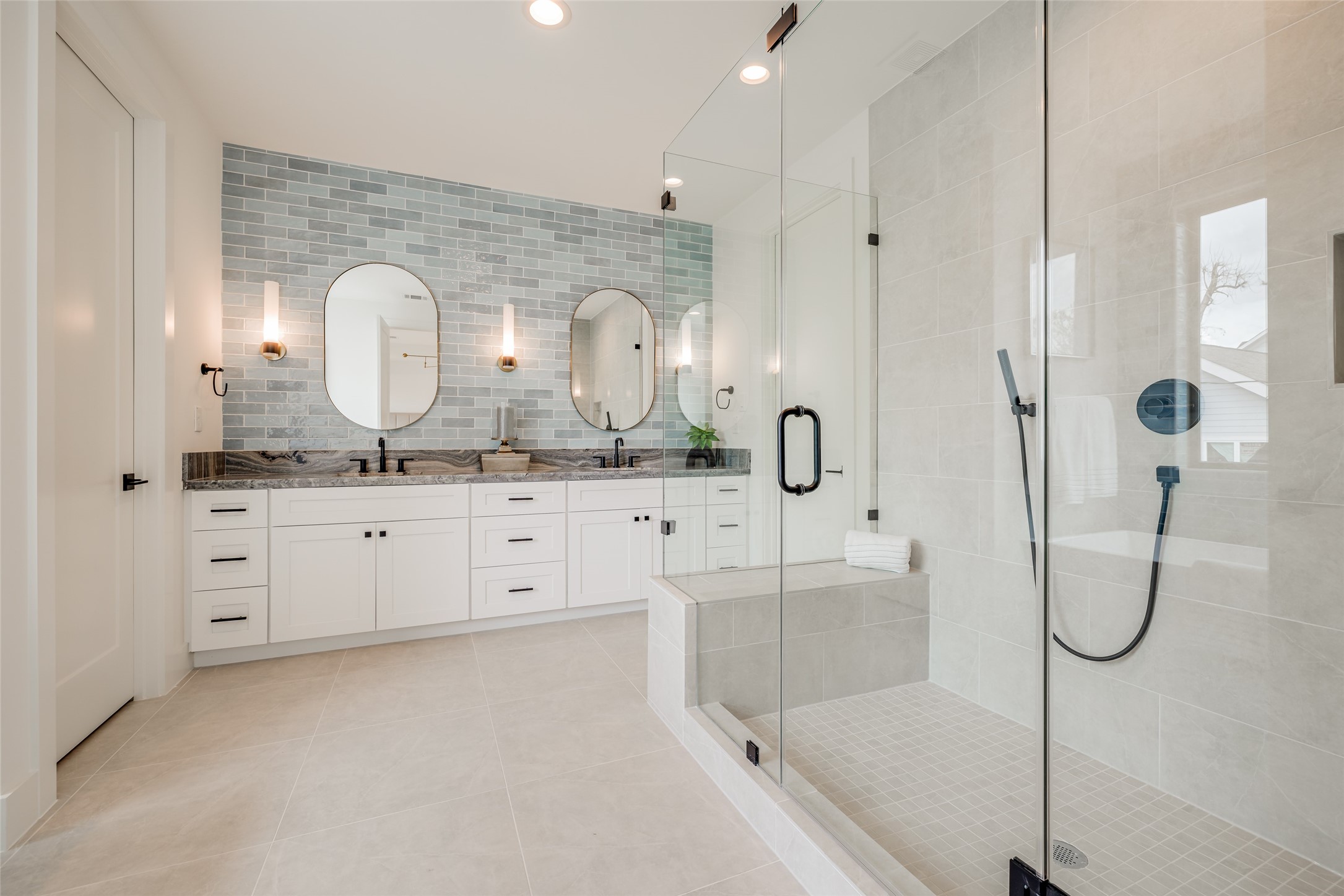 902 East 25th Street Houston, TX 77009 - Photo 38 of 48 * ASK ABOUT CUSTOMIZATION OPTIONS DURING CONSTRUCTION ONLY
* MAZZARINO MODEL HOME
* PHOTOS MAY SHOW A SIMILAR FLOOR PLAN AND/OR UPGRADED/ALTERNATIVE FINISHES
* Please use these photos as a guide
*THIS IS AN ACTIVE CONSTRUCTION SITE, BUYERS MUST REQUEST APPOINTMENT TO BE ON PREMISES AT ALL TIMES.