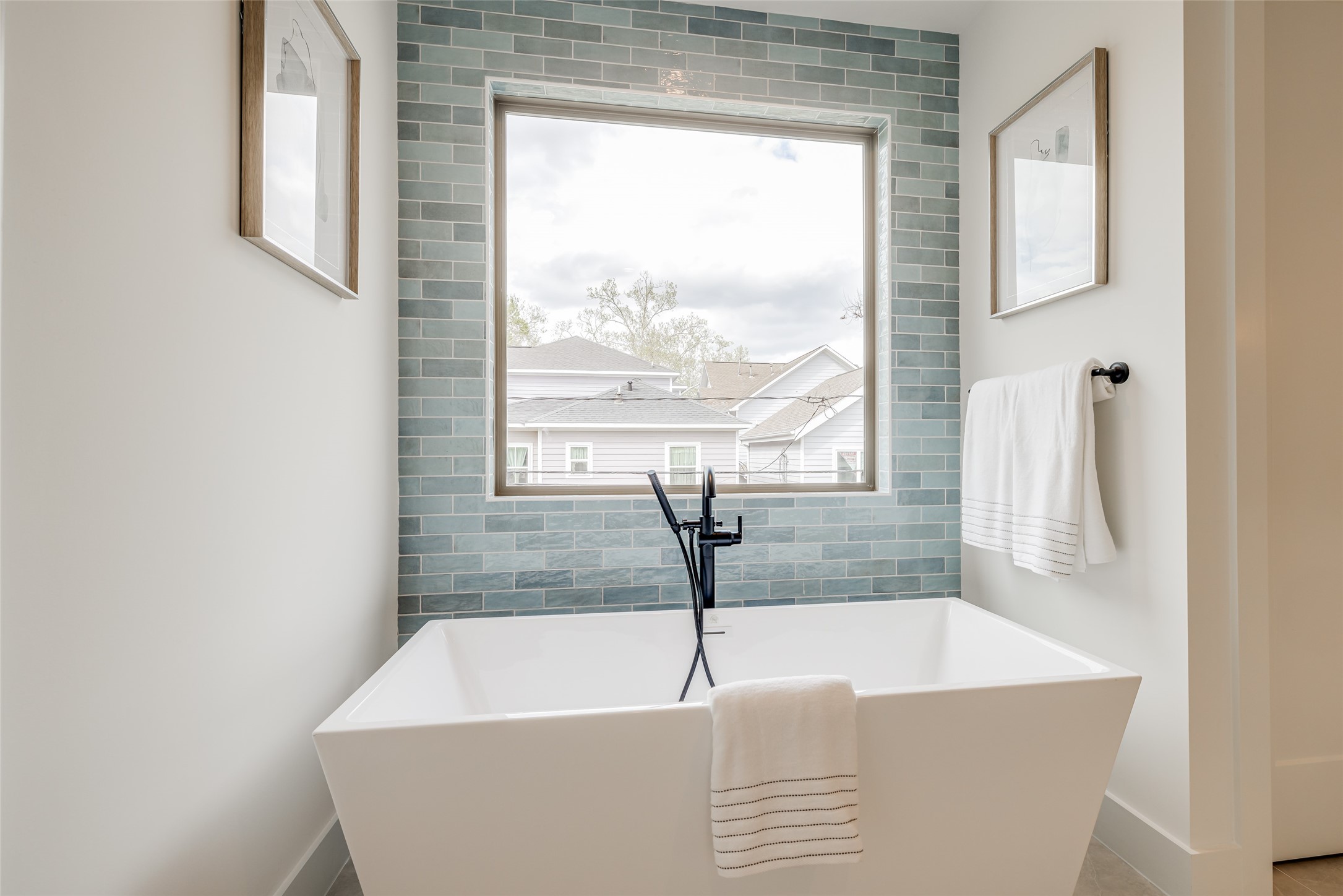 902 East 25th Street Houston, TX 77009 - Photo 39 of 48 * ASK ABOUT CUSTOMIZATION OPTIONS DURING CONSTRUCTION ONLY
* MAZZARINO MODEL HOME
* PHOTOS MAY SHOW A SIMILAR FLOOR PLAN AND/OR UPGRADED/ALTERNATIVE FINISHES
* Please use these photos as a guide
*THIS IS AN ACTIVE CONSTRUCTION SITE, BUYERS MUST REQUEST APPOINTMENT TO BE ON PREMISES AT ALL TIMES.