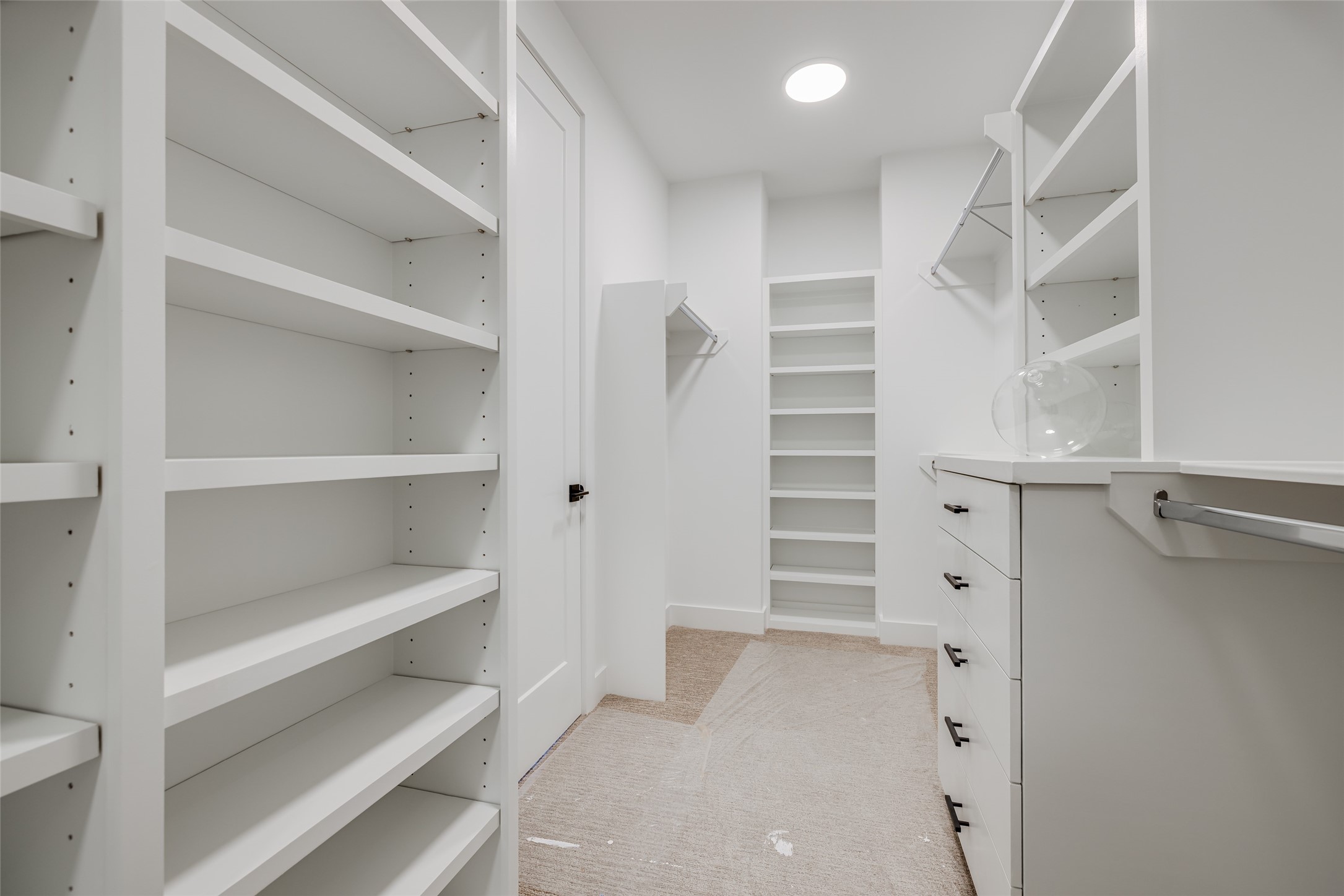 902 East 25th Street Houston, TX 77009 - Photo 40 of 48 * ASK ABOUT CUSTOMIZATION OPTIONS DURING CONSTRUCTION ONLY
* MAZZARINO MODEL HOME
* PHOTOS MAY SHOW A SIMILAR FLOOR PLAN AND/OR UPGRADED/ALTERNATIVE FINISHES
* Please use these photos as a guide
*THIS IS AN ACTIVE CONSTRUCTION SITE, BUYERS MUST REQUEST APPOINTMENT TO BE ON PREMISES AT ALL TIMES.