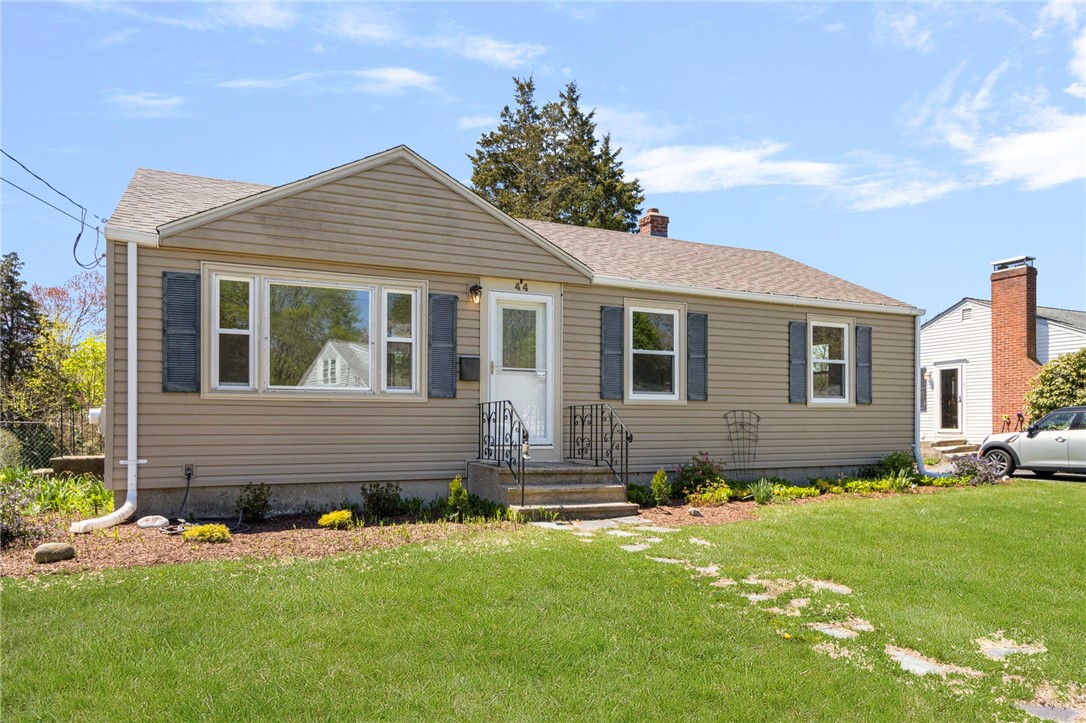 44 Ideal Court Warwick, RI 02818 - Photo 1 of 25