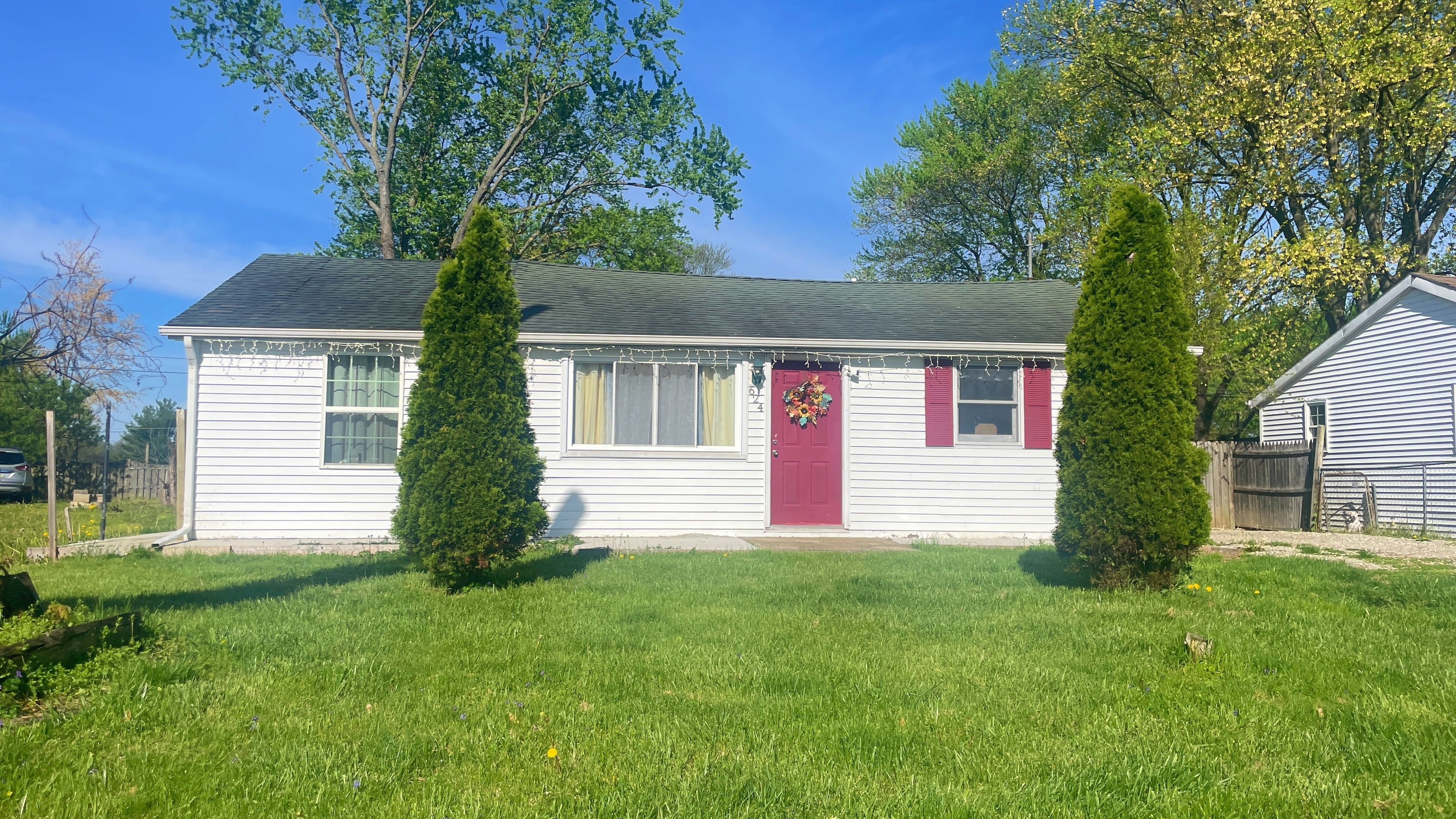 624 Rosemary Road Columbus, IN 47203 - Photo 1 of 13 Gallery Image 1