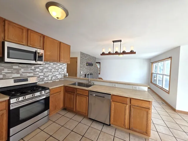 $299,999 | 2513 Ridgefield Drive, Belvidere, IL 61008