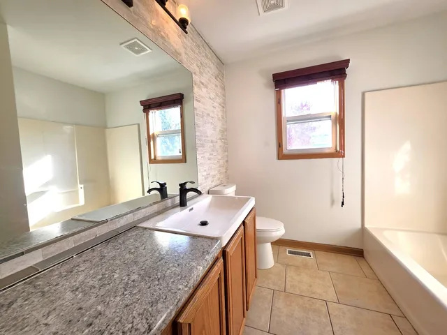 $299,999 | 2513 Ridgefield Drive, Belvidere, IL 61008