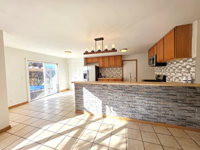 $299,999 | 2513 Ridgefield Drive, Belvidere, IL 61008