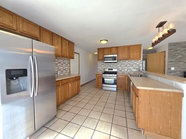 $299,999 | 2513 Ridgefield Drive, Belvidere, IL 61008