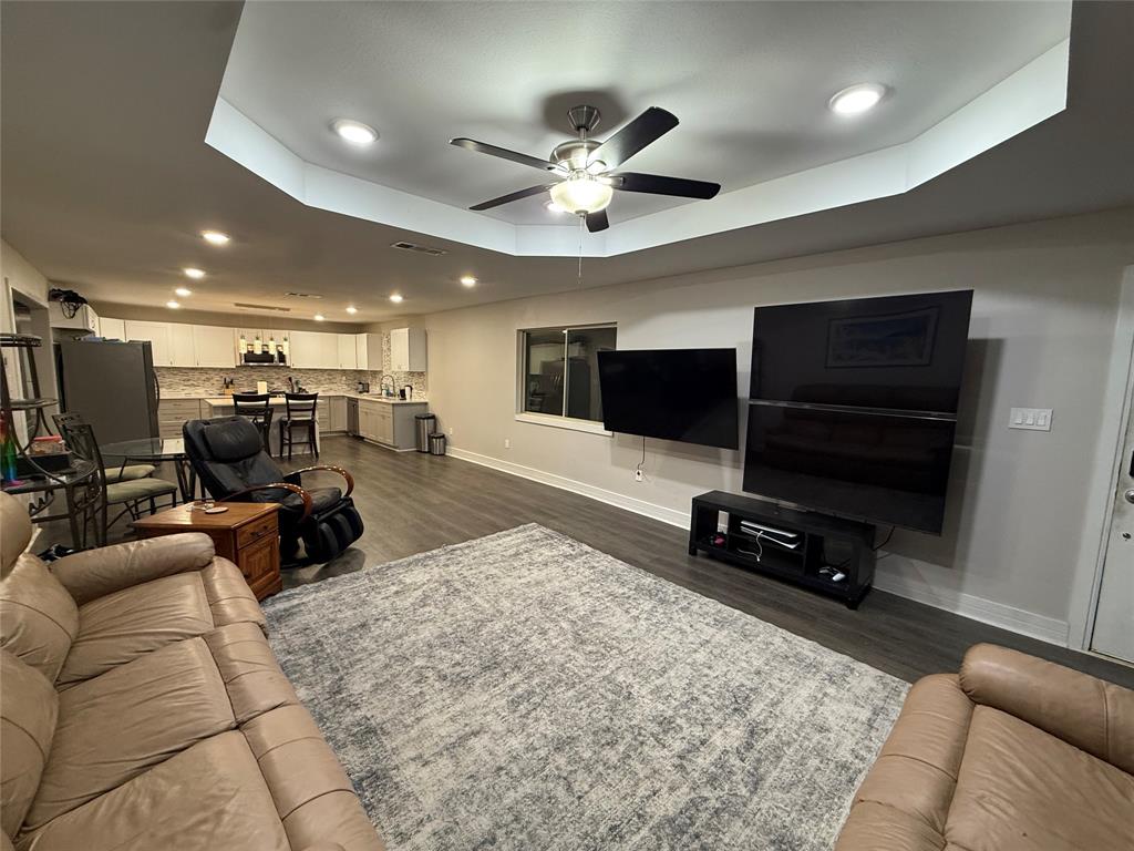 3315 Parvia Avenue Dallas, TX 75212 - Photo 2 of 13